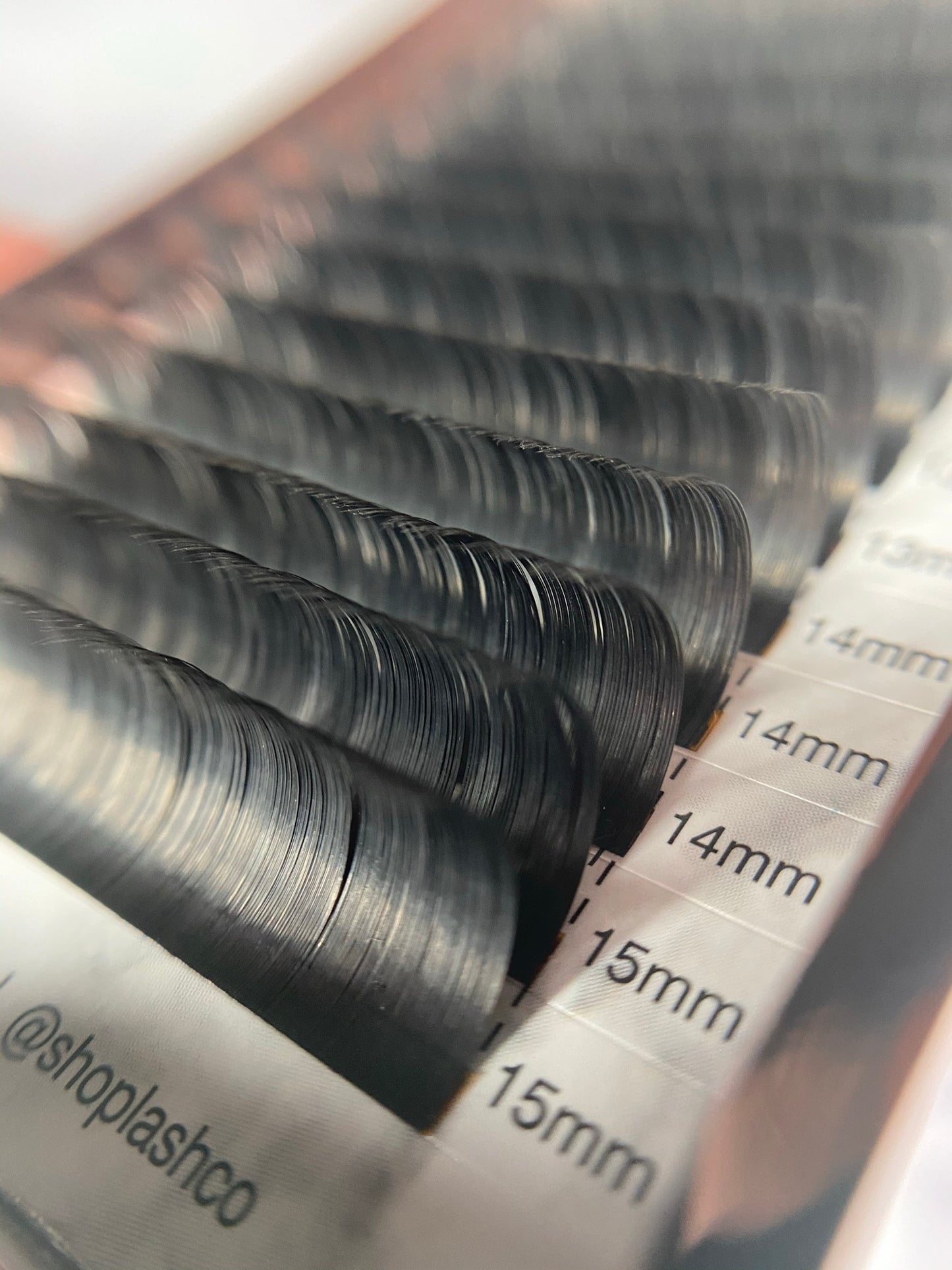 Flat Classic Lash Trays - 0.15 Diameter