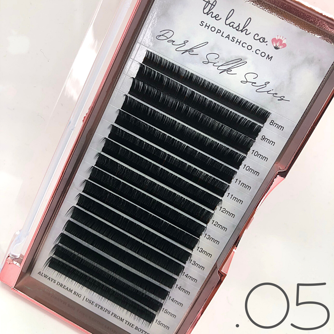 Natural Eyelashes Extensions